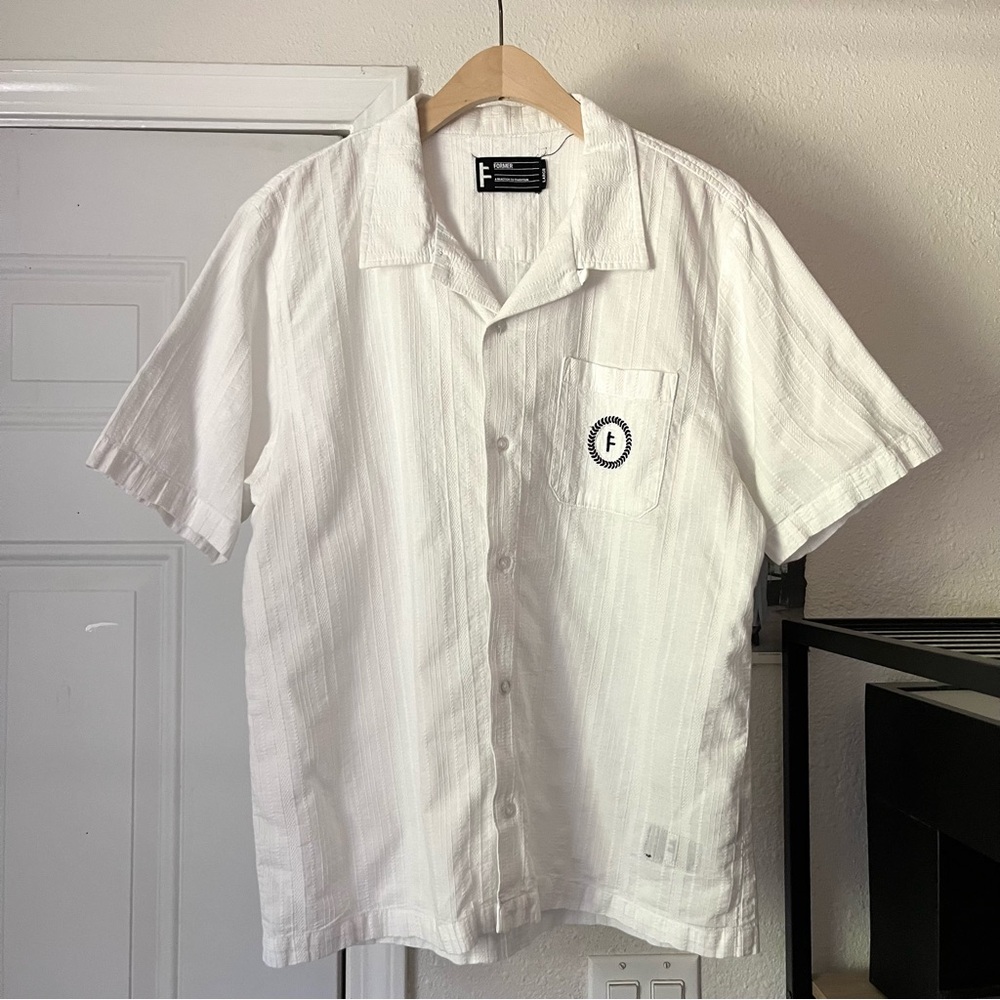 FORMER‎ white textured cotton mens short sleeve button up shirt
